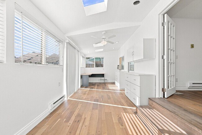 Building Photo - 1354 S Zeno St