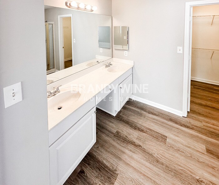 Building Photo - 12339 Lakeside Pkwy