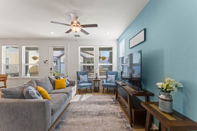 Building Photo - 2119 Hofstaat