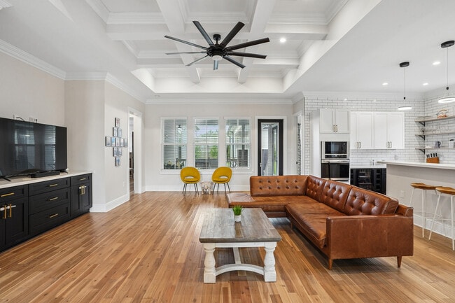 Building Photo - 5280 Warrington Dr