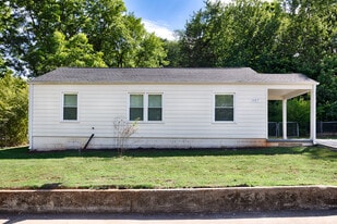 Building Photo - 907 Fairway Dr NW
