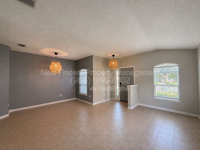 Building Photo - 14793 Falling Waters Dr
