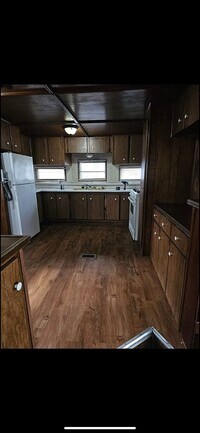 Building Photo - 905 W 37th Ave