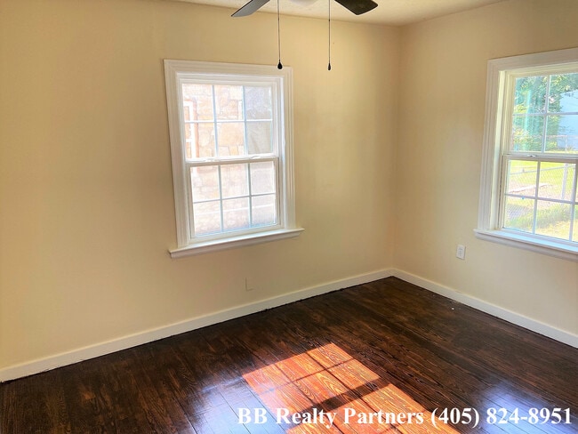 Building Photo - 3528 E 29th St