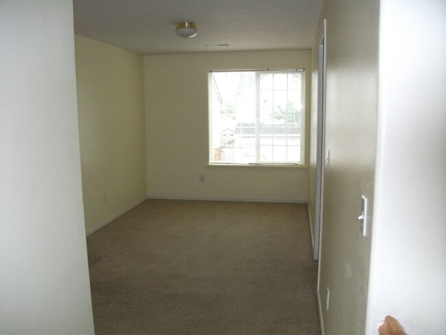 Building Photo - 15012 NE 68th Way