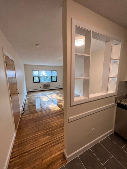 Building Photo - 288 Grove St