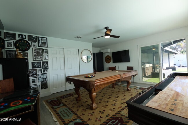 Building Photo - 1011 W Elna Rae St