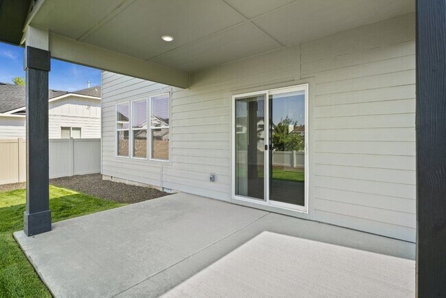 Building Photo - 2951 S Alcamo Wy