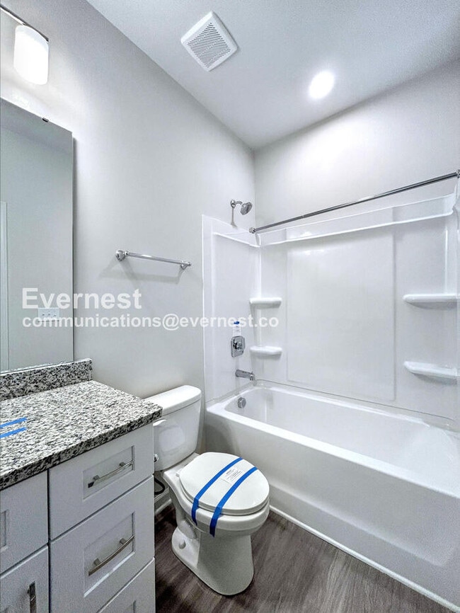 Building Photo - 312 N Correll St