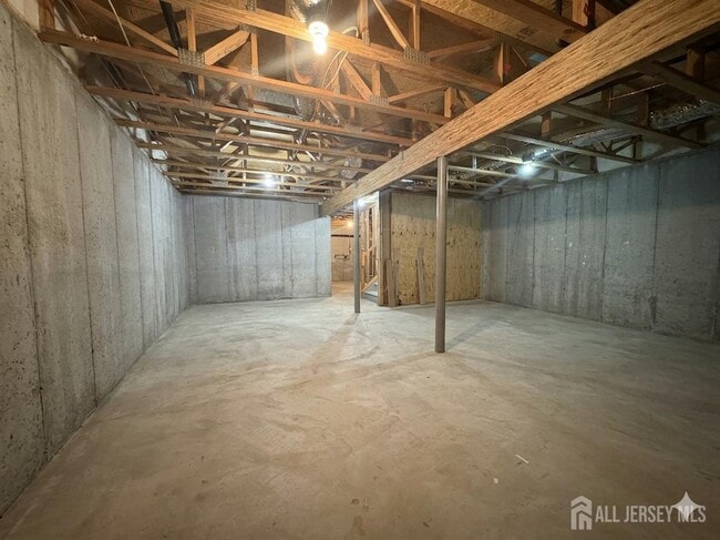 Building Photo - 406 Birch Ct