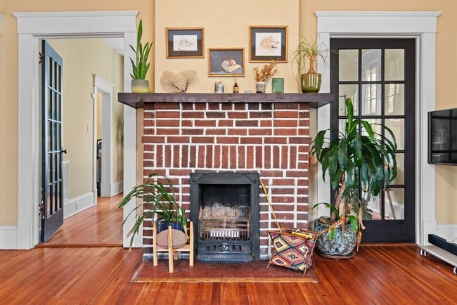 Building Photo - Gorgeous Home in Durham!