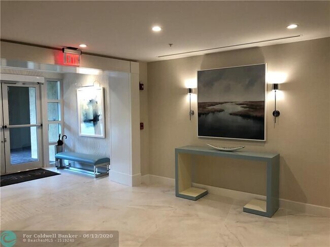 Building Photo - 111 SE 8th Ave