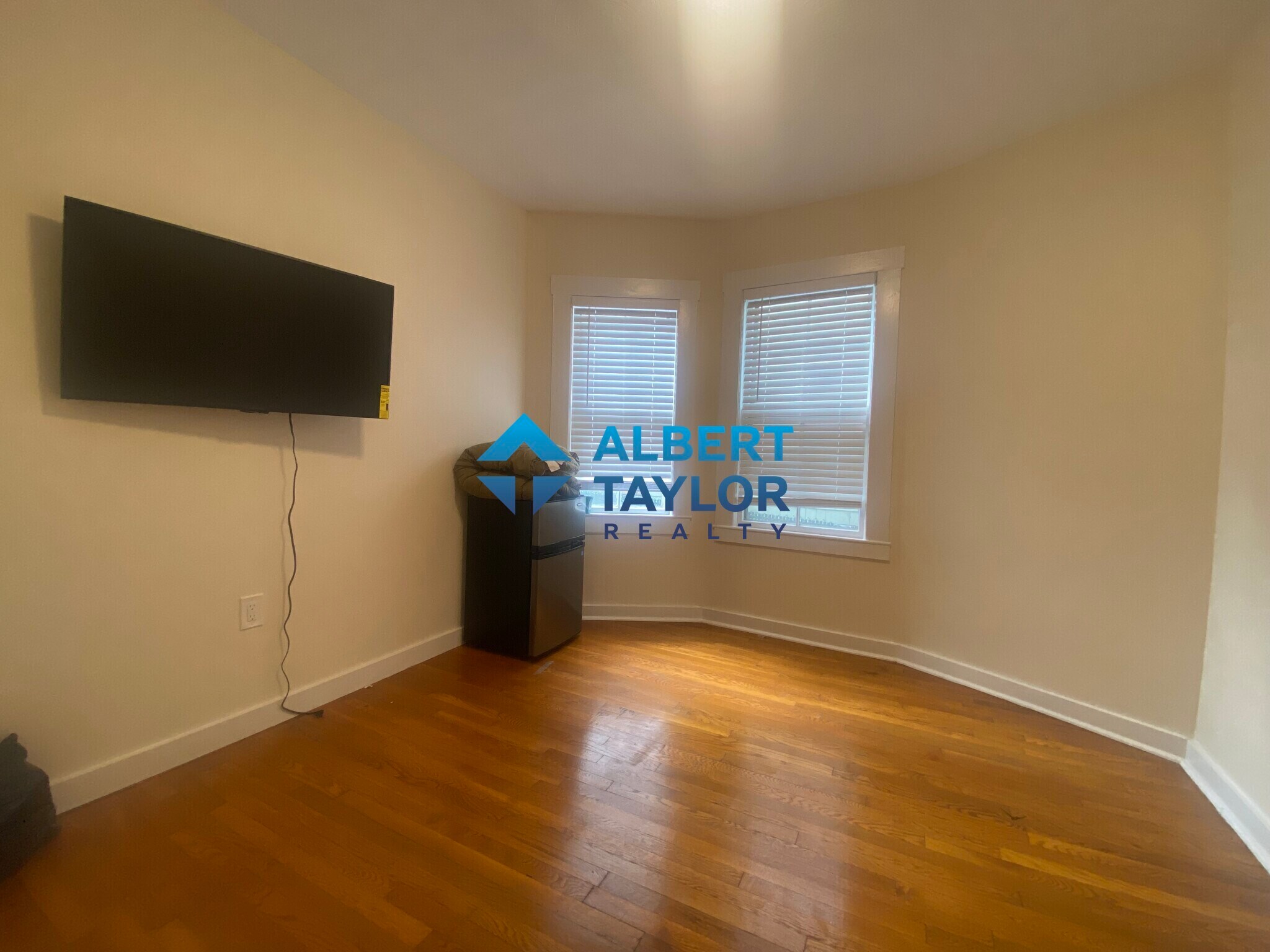 Building Photo - 18 Sawyer Ter