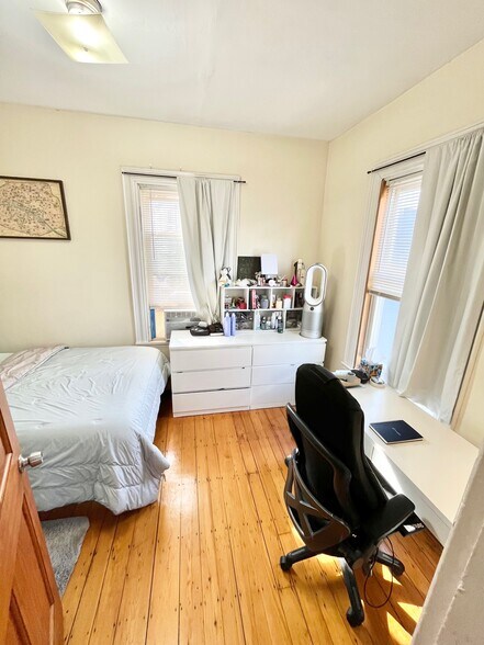 Building Photo - 103 Calumet St