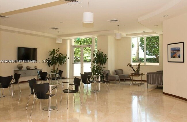 Building Photo - 2475 Brickell Ave