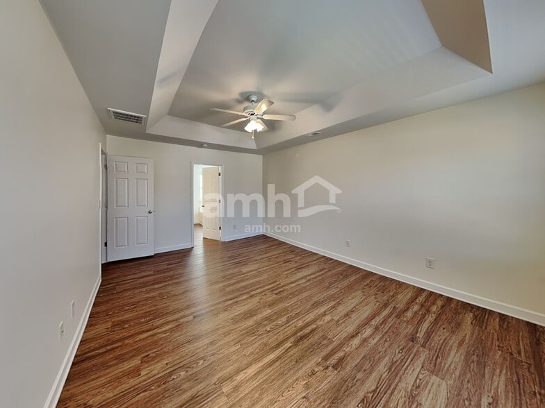 Building Photo - 8317 Suttonview Dr