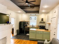Building Photo - Furnished 2 bed 1 bath on 38th