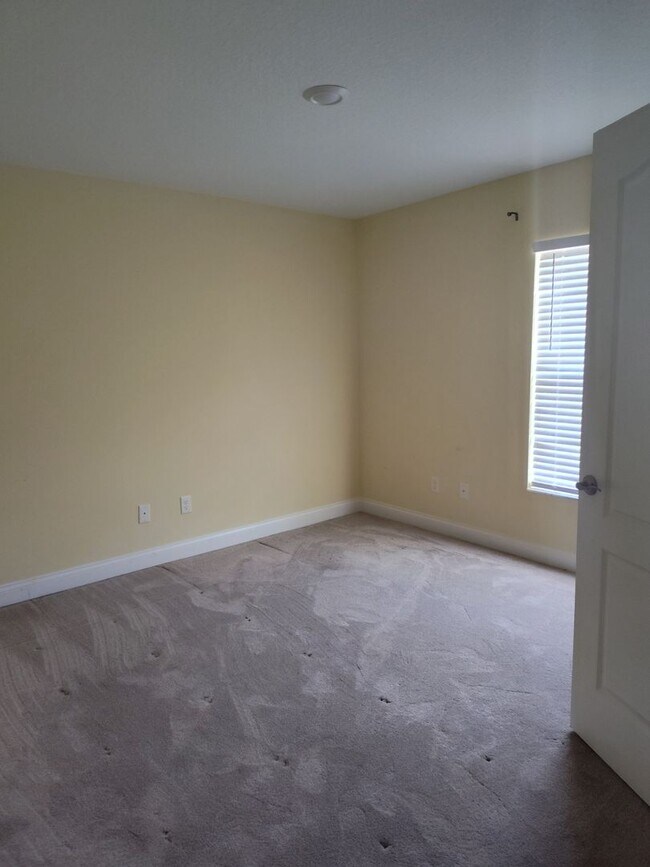 Building Photo - Spacious 4BR/2BA Home in Oaks at Ocala Cro...