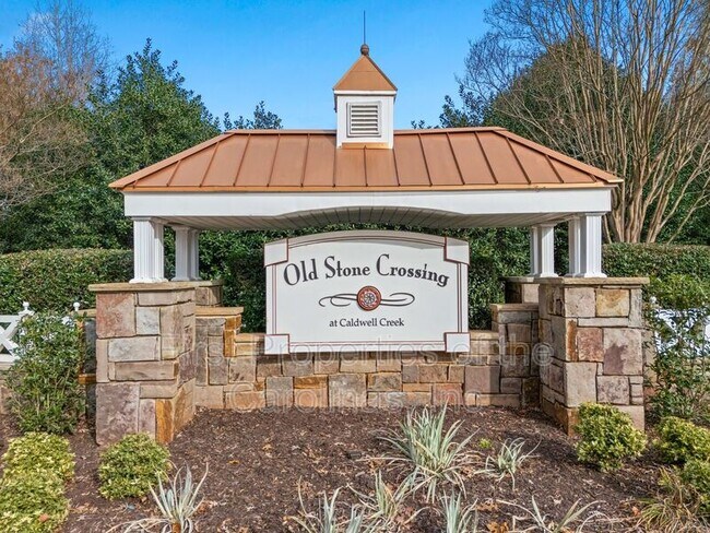 Building Photo - 16865 Timber Crossing Rd