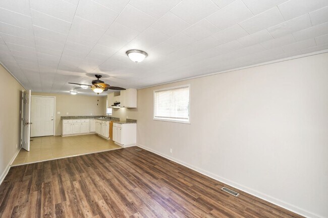 Building Photo - Fully Renovated 2BR Home in Dora, AL — Mod...