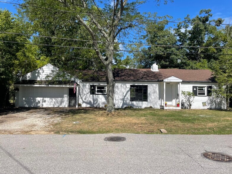 Primary Photo - 35949 Hiawatha Blvd