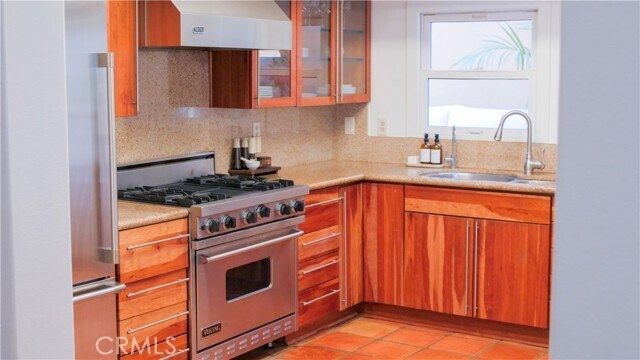 Building Photo - 214 N Irena Ave