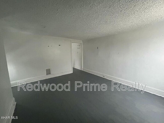 Building Photo - 1320 16th Ave