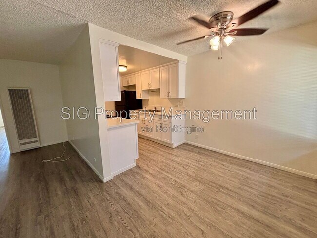 Building Photo - 1126 E Doran St