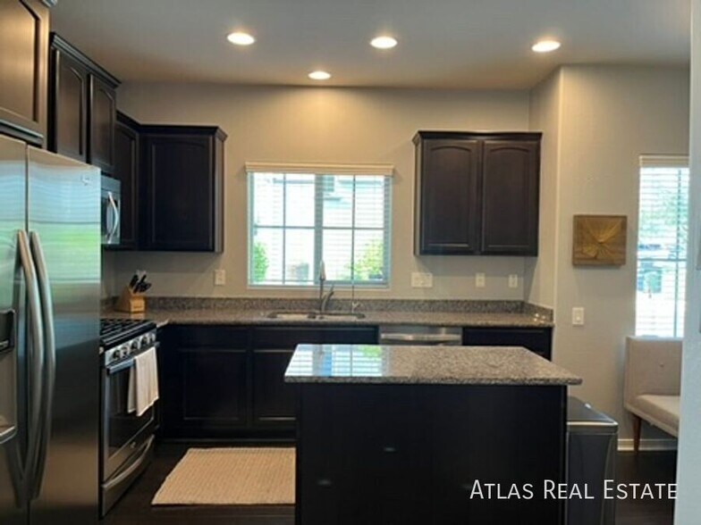 Building Photo - 3630 E Covey Ln