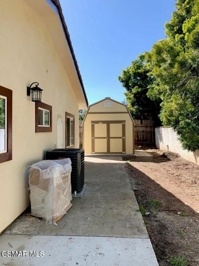 Building Photo - 619 Crestview Ave
