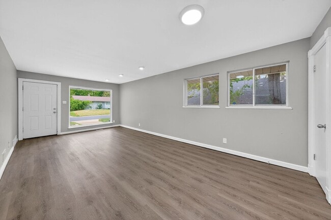 Building Photo - Section 8 Welcome
