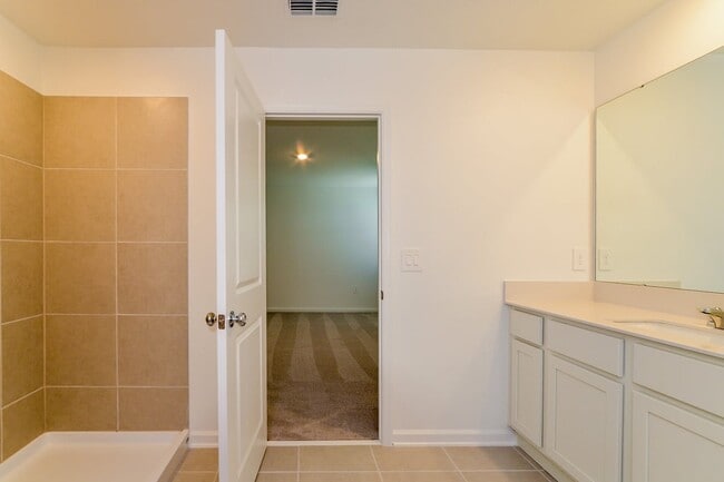 Building Photo - 2219 Rock Dr