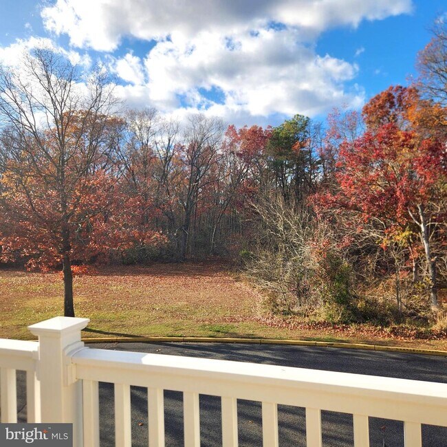 Building Photo - 16 Pickwick Pl