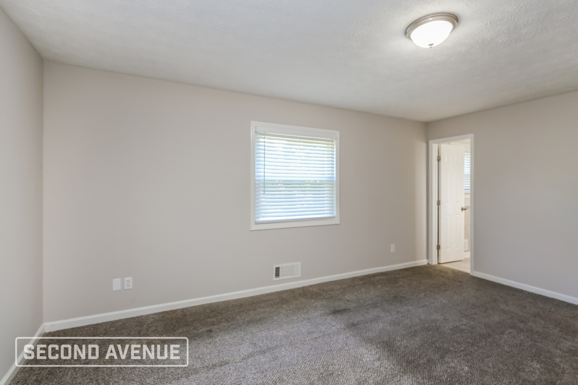 Building Photo - 6290 Silver Spur Dr