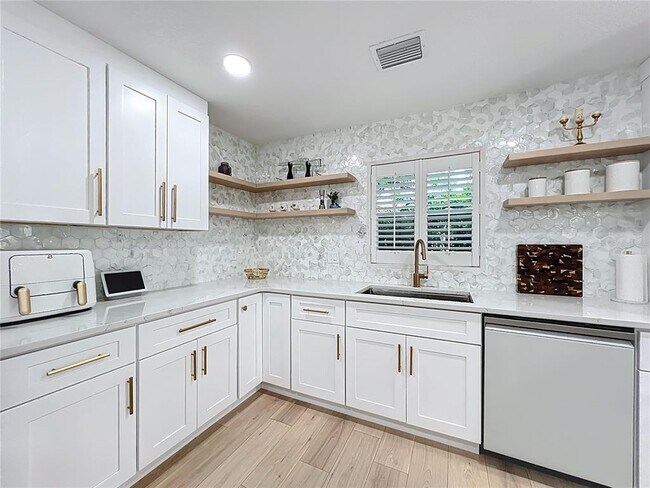 Building Photo - 4611 Cranston Pl