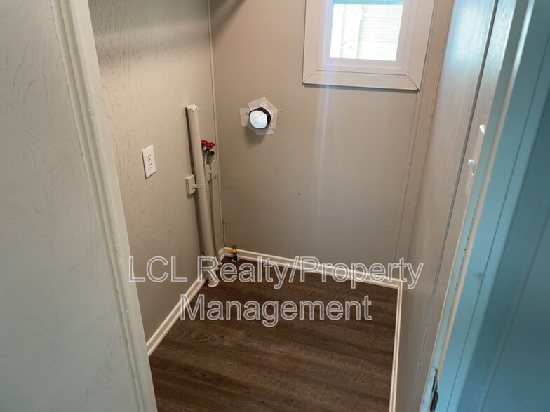 Building Photo - 650 San Jose Dr