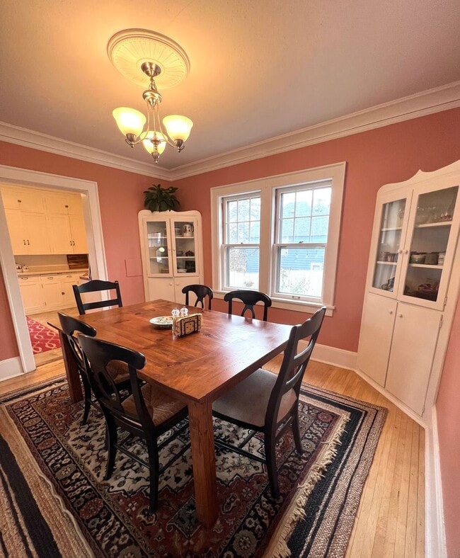 Building Photo - 505 N 16th Ave E