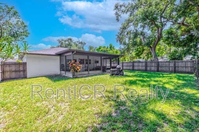 Building Photo - 3101 Carriage Dr