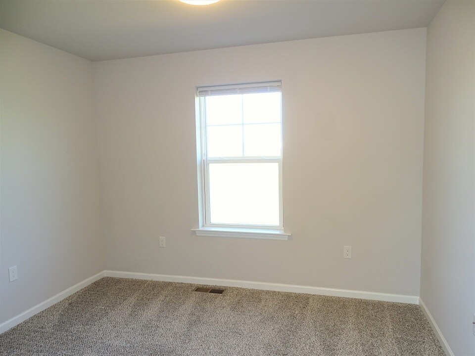 Building Photo - 6 Cobblestone Ct