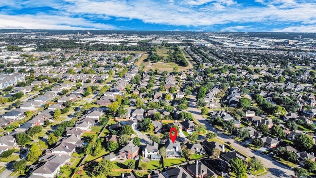 Building Photo - 811 Childers Ct