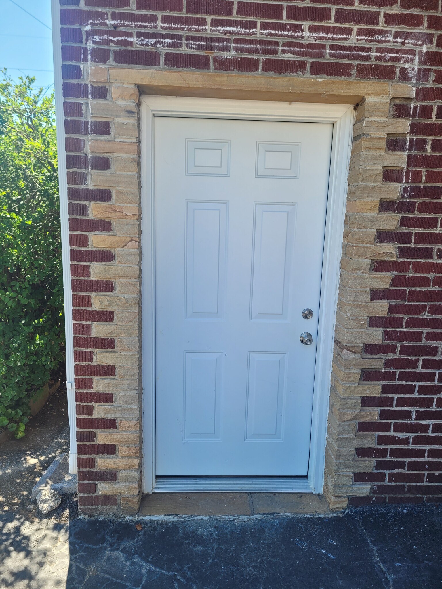 Private entrance - 5220 Jacksboro Pike