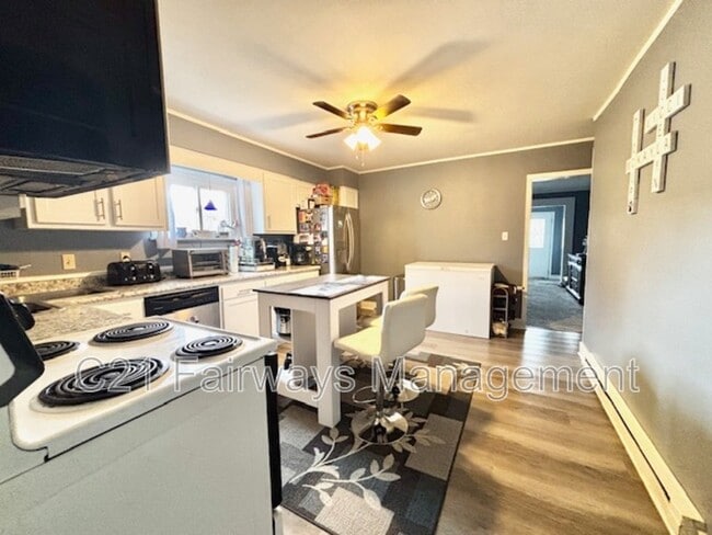 Building Photo - 217 N Lincoln Ave