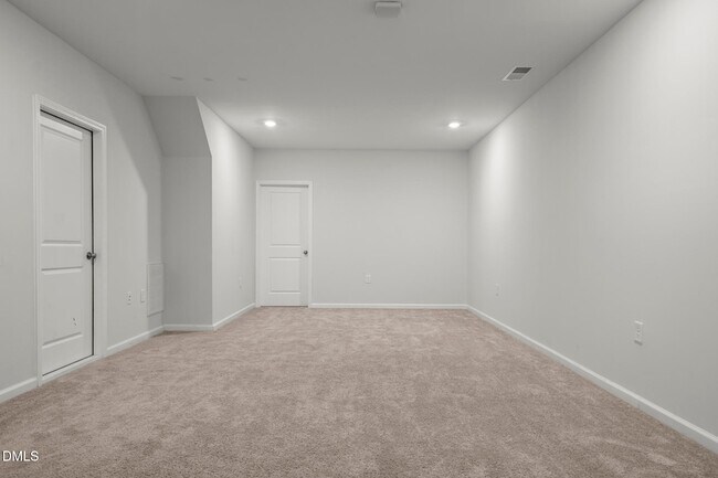 Building Photo - 229 Daisy Grove Ln