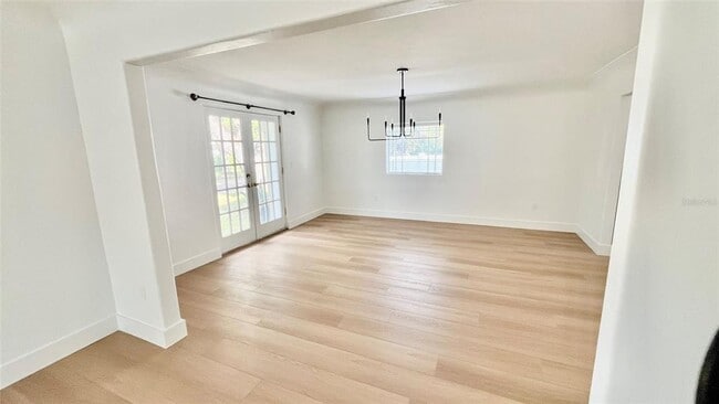 Building Photo - 1801 Beach Dr NE