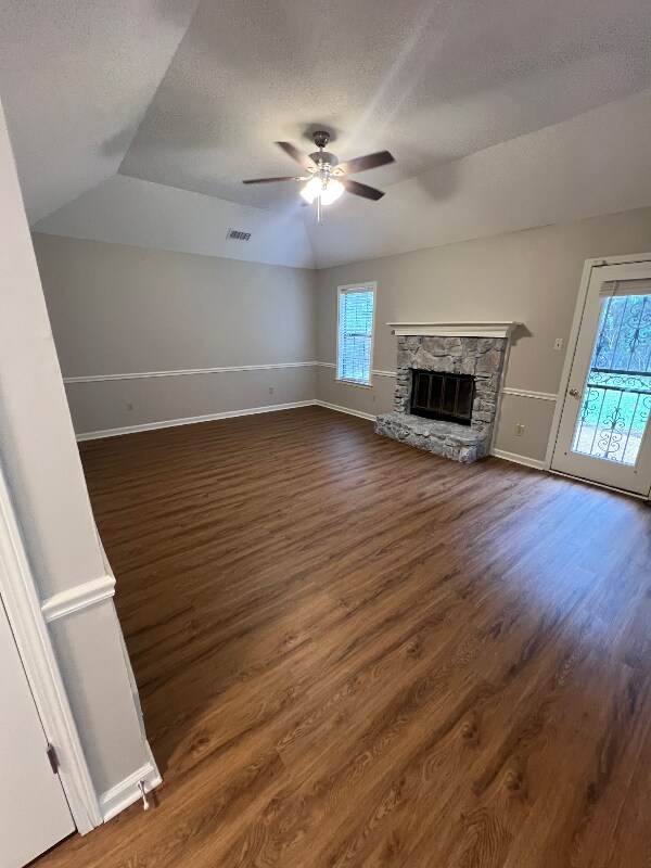 Building Photo - 7358 Country Side Rd