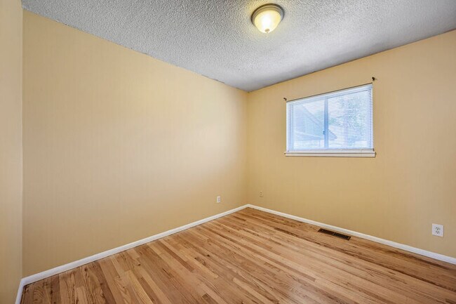 Building Photo - 3006 Hudson St