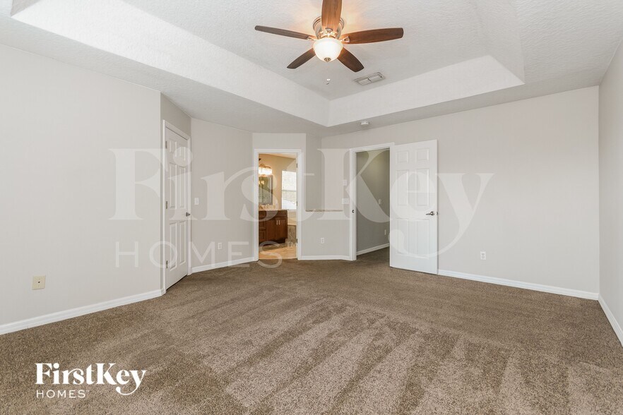 Building Photo - 4760 High Oak Ct