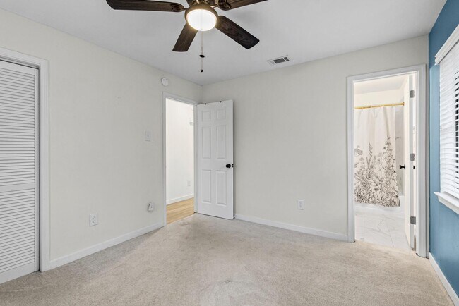 Building Photo - 5925 Couton Dr