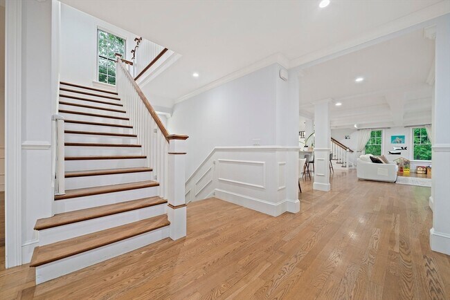 Building Photo - 50 Percy Rd