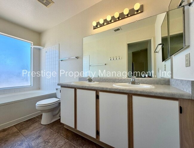 Building Photo - ***RENT SPECIAL*** 3/2 Beautiful Rita Ranch Home With Open Design!!!